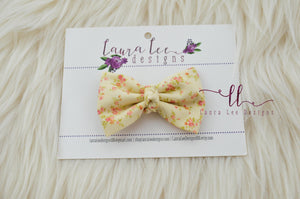 Lucy Style Bow || Vintage Roses