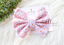 Large Julia Bow Style Bow || Pink Daisies