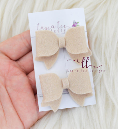 Bitty Piggy Bow Set || Latte Felt