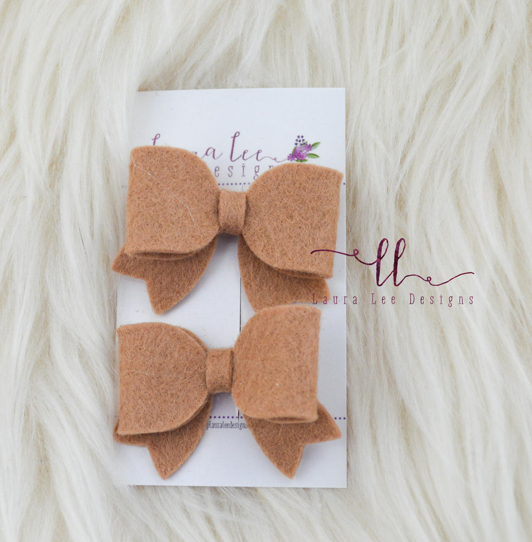 Bitty Piggy Bow Set || Tan Felt