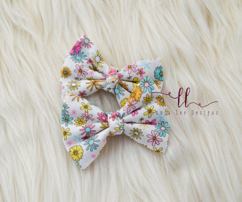 Lucy Style Bow || Daisy Floral