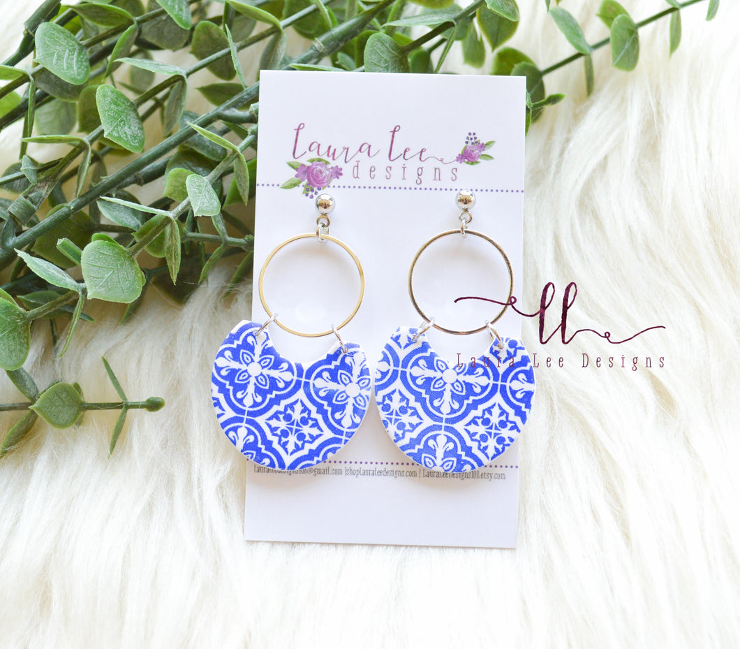Mazzy Clay Earrings || Blue and White