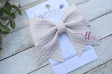Little Missy Bow || Pale Pink Shimmer