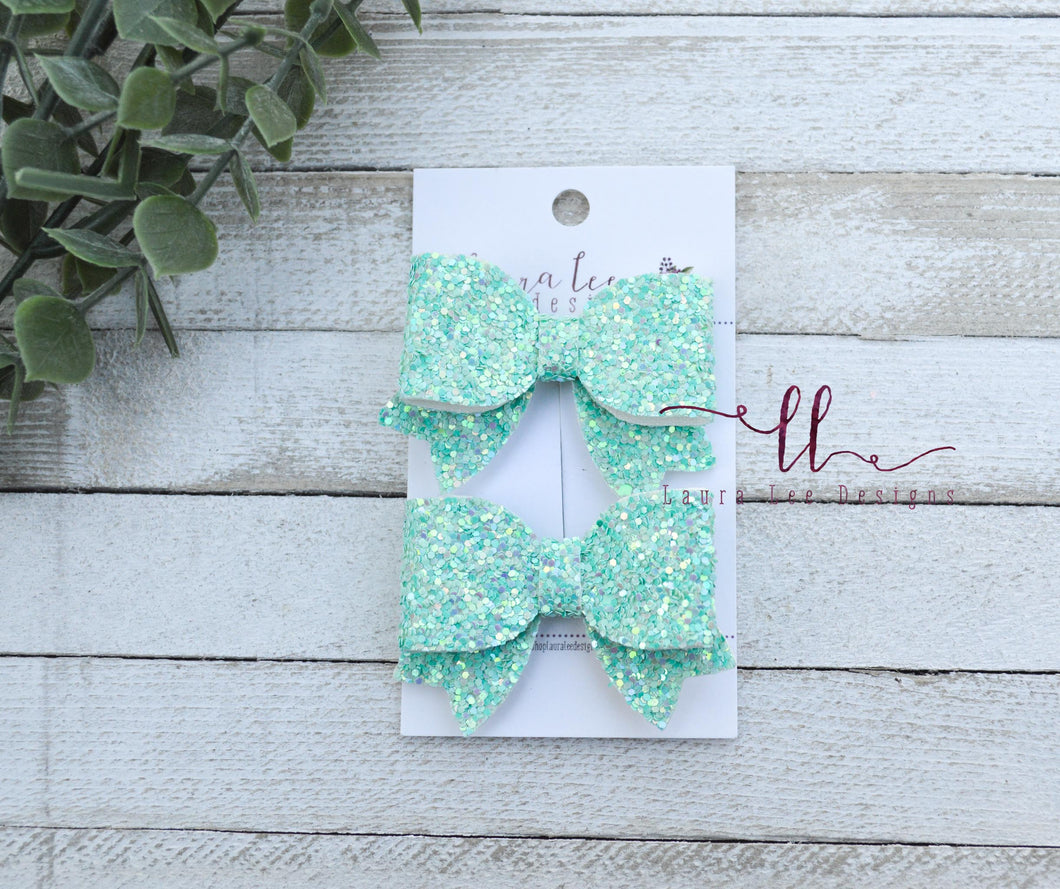 Bitty Piggy Bow Set || Seafoam Glitter