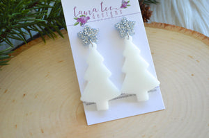 Star Stud Christmas Tree Resin Earrings || White Iridescent Glitter with Silver Star