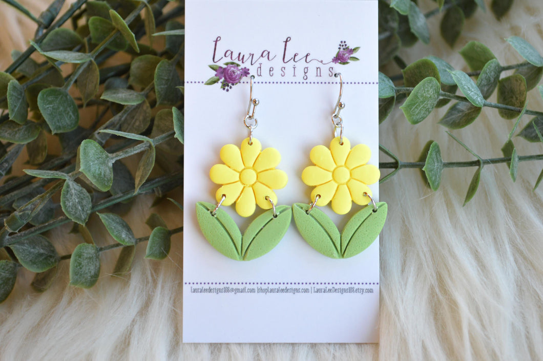 Daisy Clay Earrings || Yellow