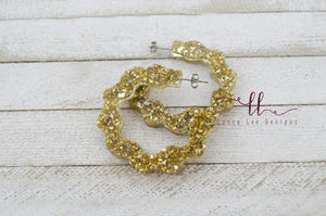 Scallop Hoops Resin Earrings || Gold