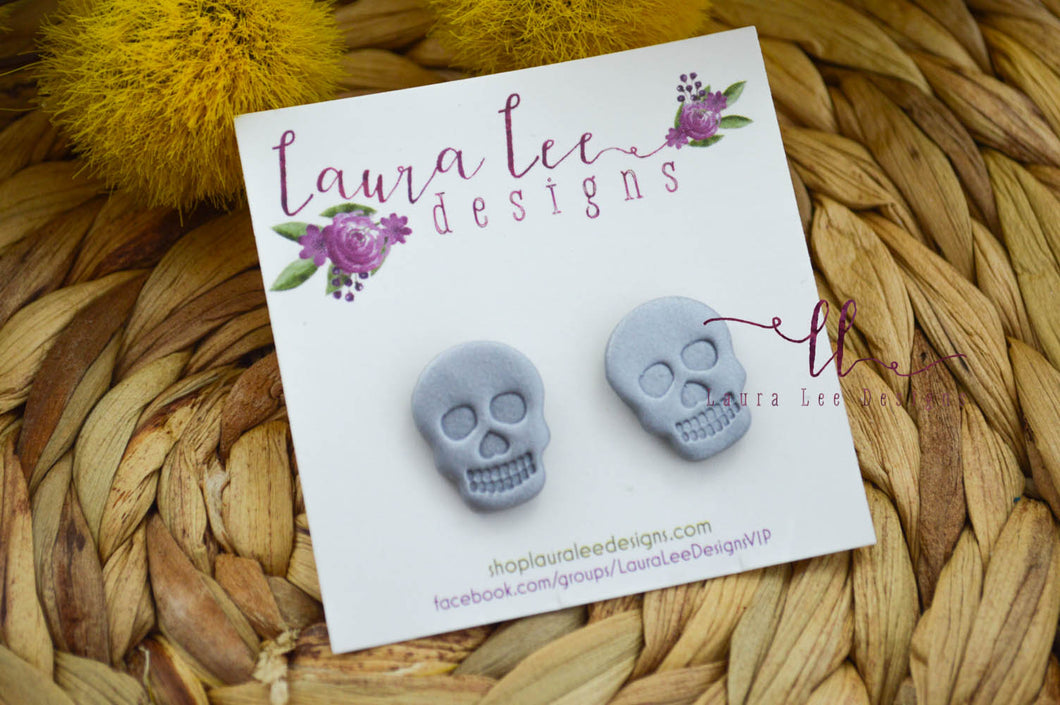 Skull Stud Earrings || Silver