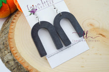 Arch Resin Earrings || Black Pearl