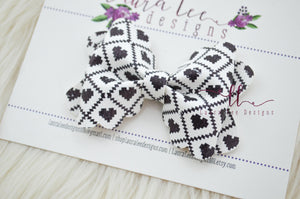 Margo Bow Style || Black and White Hearts