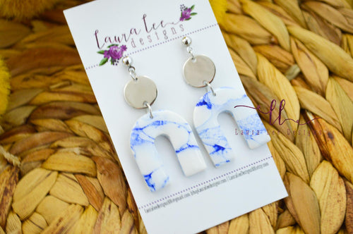 Nova Small Arch Clay Earrings || Blue and White