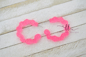 Scallop Hoops Resin Earrings || Neon Pink Glitter